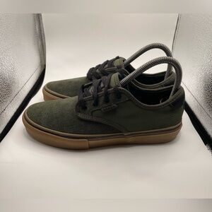 Vans Pro Men's Olive Green suede Sneakers size 5